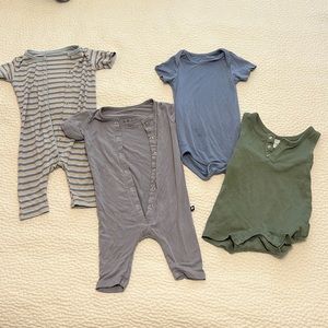 4 bamboo onesies! All size 6-12m 💙
